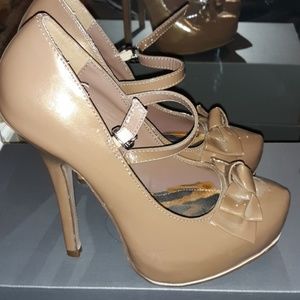 Patent platform pumps